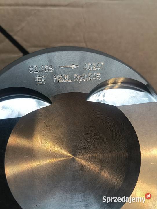 Nowy tłok Kolbenschmidt 40 247 600 20tfsi Wąwolnica sprzedam