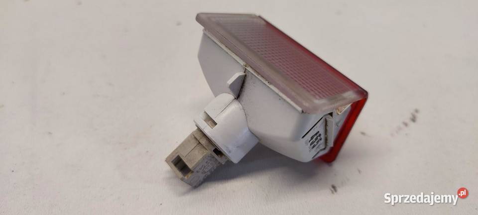 MERCEDES X117 CLA LAMPKA KLAPY BAGAŻNIKA