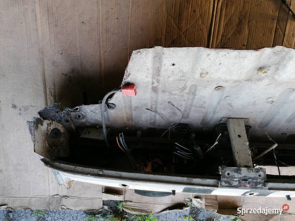 Przód kokpit konsola panel licznik kapliczka Karoseria