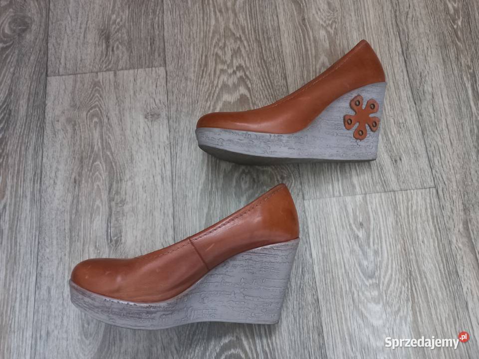 Buty skórzane czułenka pantofle na koturnie 39 lubelskie