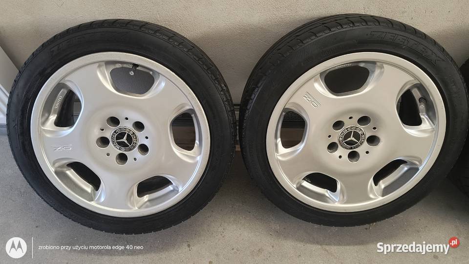 Felgi OZ Racing MONOBLOCK 17 5x112 KBA44055 ET35 Średnica 17"