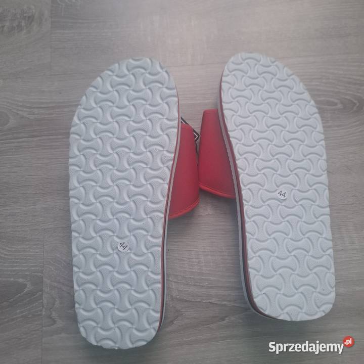 Klapki Kubota męskie piłkarskie czerwone rozmiar Bolesławiec sprzedam