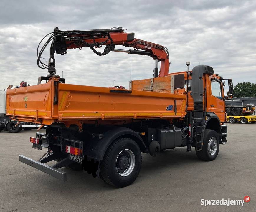 Wywrotka 4x4 z dzwigiem Mercedes