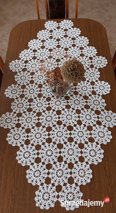 Szydełkowa serwetabieżnik