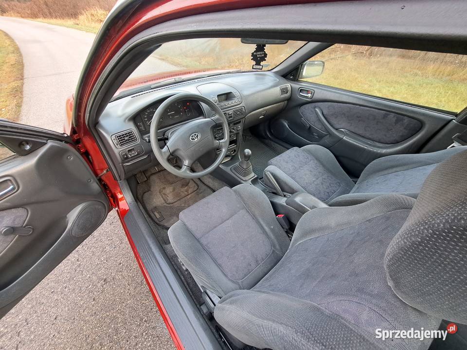 Sprzedam ładną Toyota corolla 14 benzyna 2000r nieuszkodzony Corolla Żyrardów sprzedam