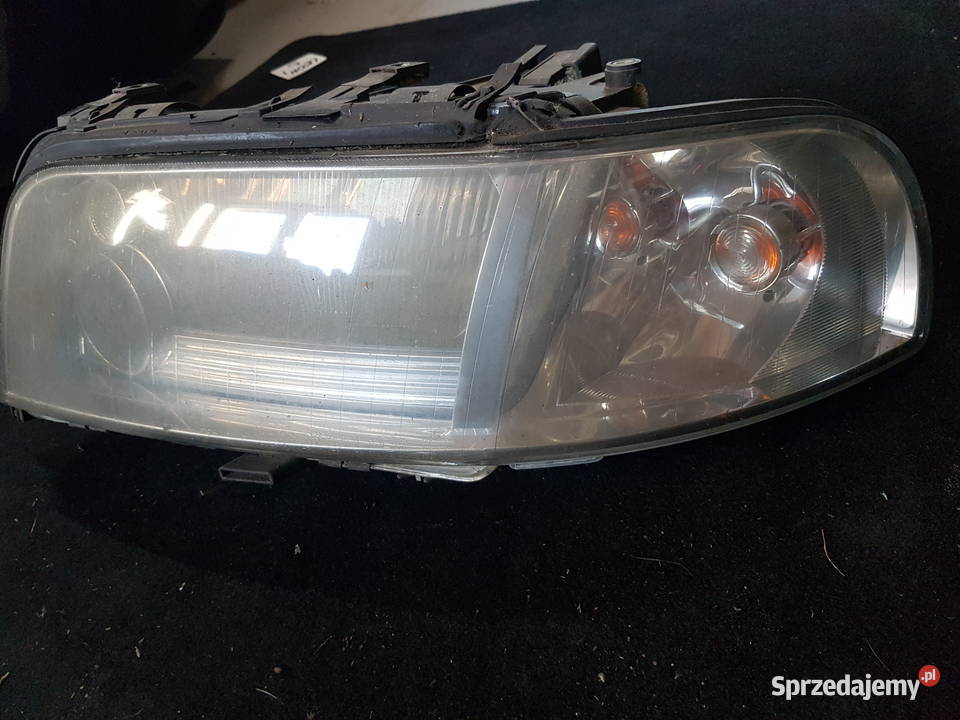AUDI A8 D2 XENON REFLEKTOR PRZOD LEWY BI XENON Rok produkcji 2003