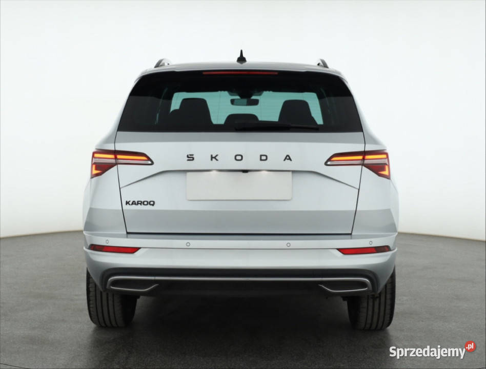 Skoda Karoq 15 TSI asystent pasa ruchu