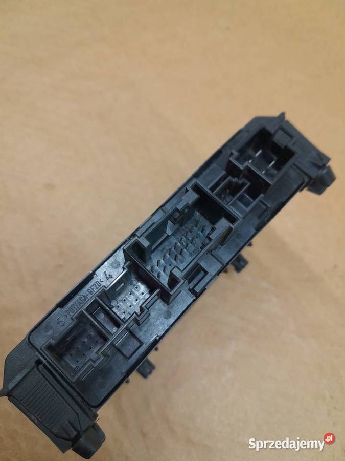 Mercedes W210 sterownik moduł dzwi 2108203526