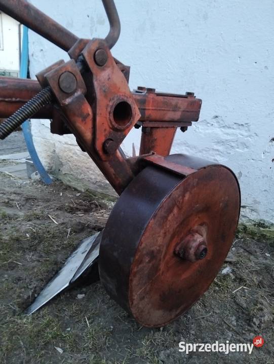 Sprzedam pług 2 skibowy Grudziądz Pługi Huta Koszary sprzedam