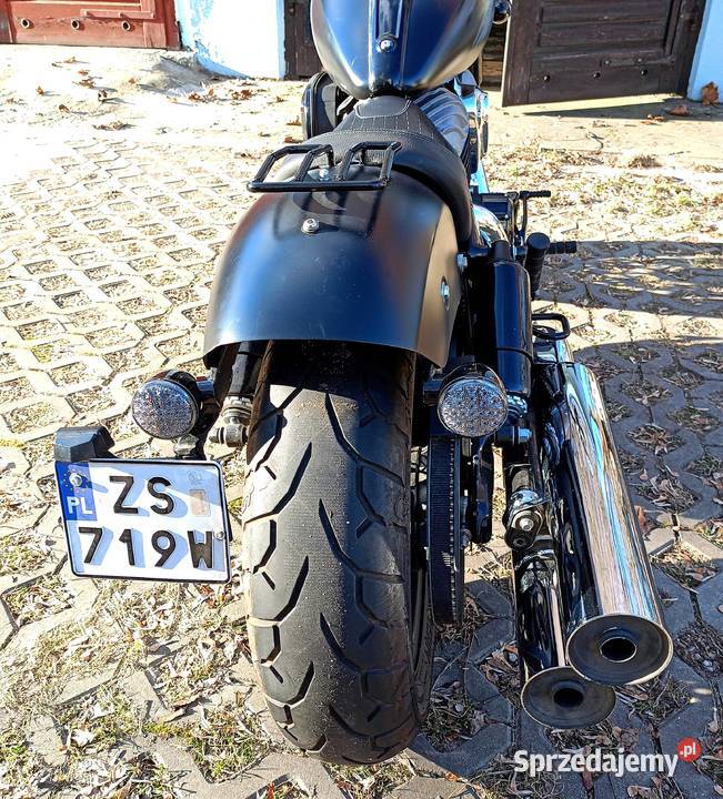 Indian Chief Bobber Dark Horse 2022 cruiser