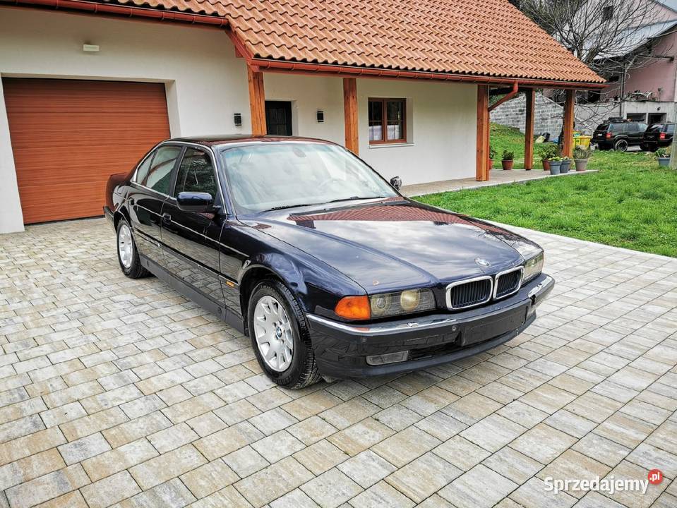 BMW E38 735i V8