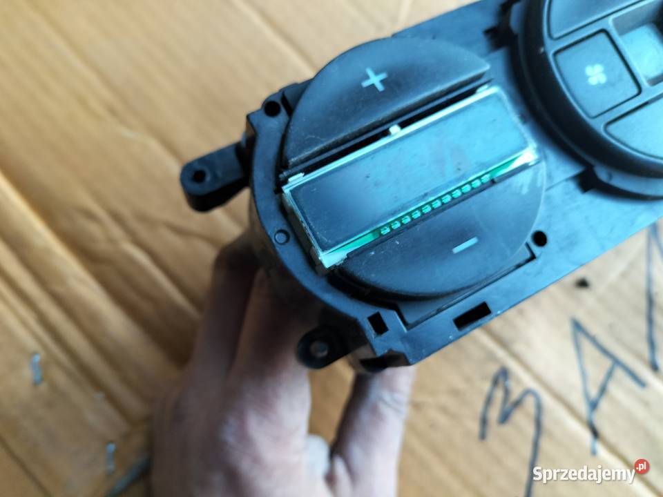Panel Nawiewu 90586246 Opel Vectra B Wyposażenie wnętrza Kamień-Kolonia