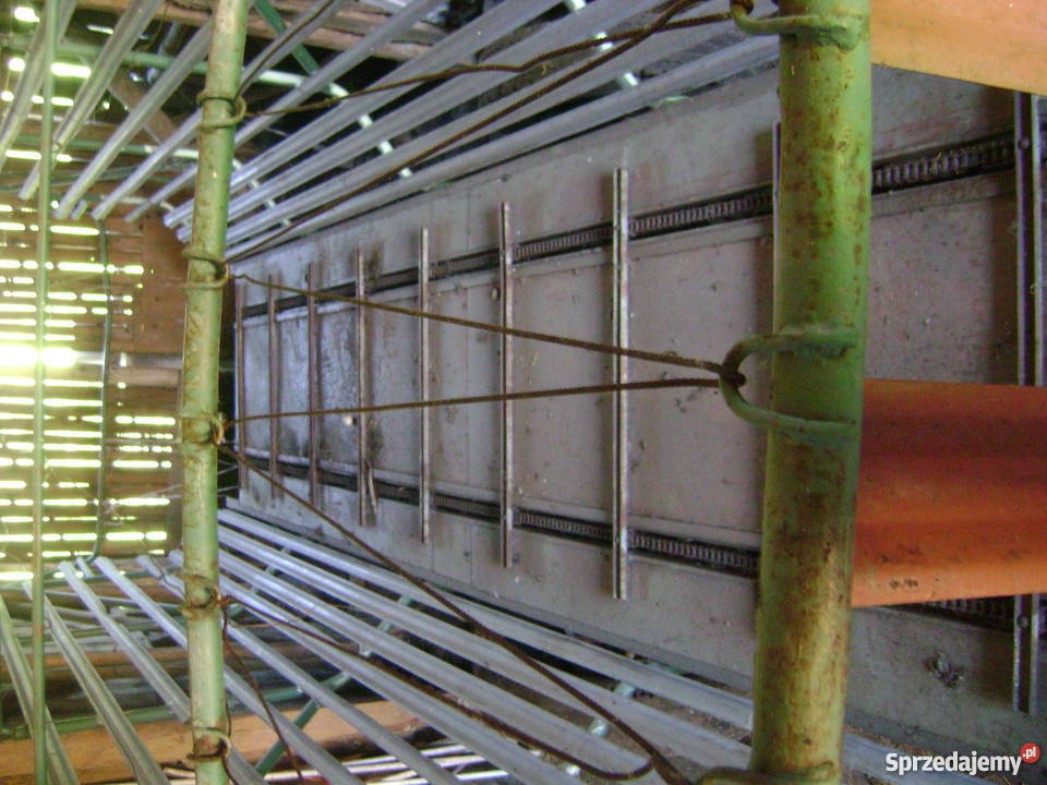 Przyczepa samozbierająca Agromet T050