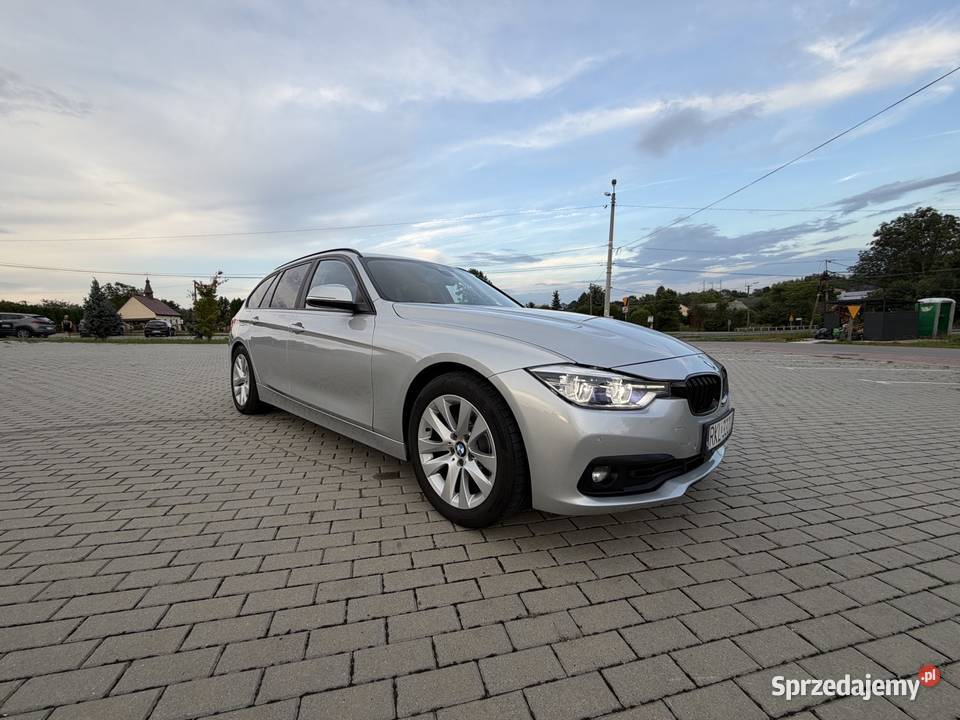 BMW SERII 3 320d B47 Seria 3 Widełka