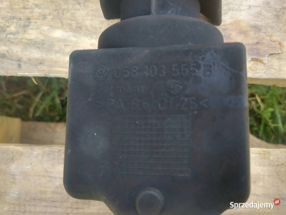 Osłona Wałka Rozrządu Deflektor Oleju 058 103 Skawina