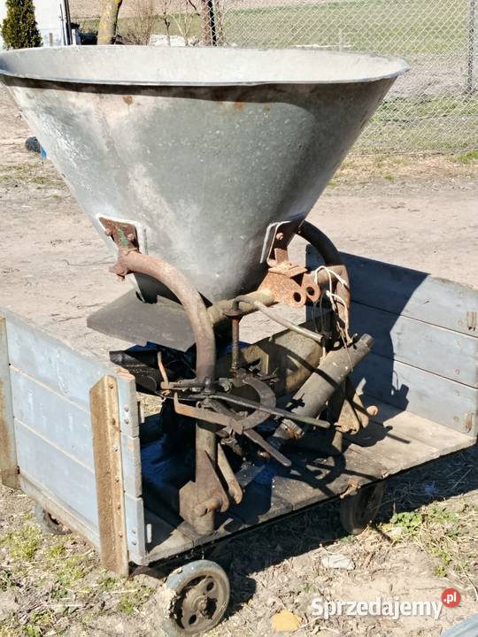 Rozsiewacz nawozów lej Bierzgłowo