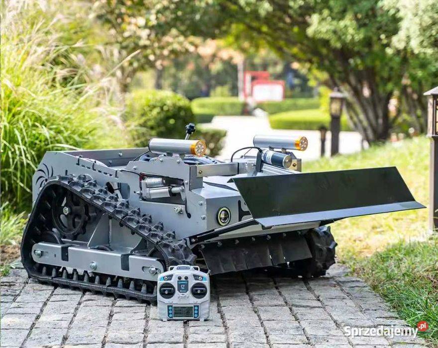 Nowa Kosiarka skarpowa spalinowa plus pług Ścinawica