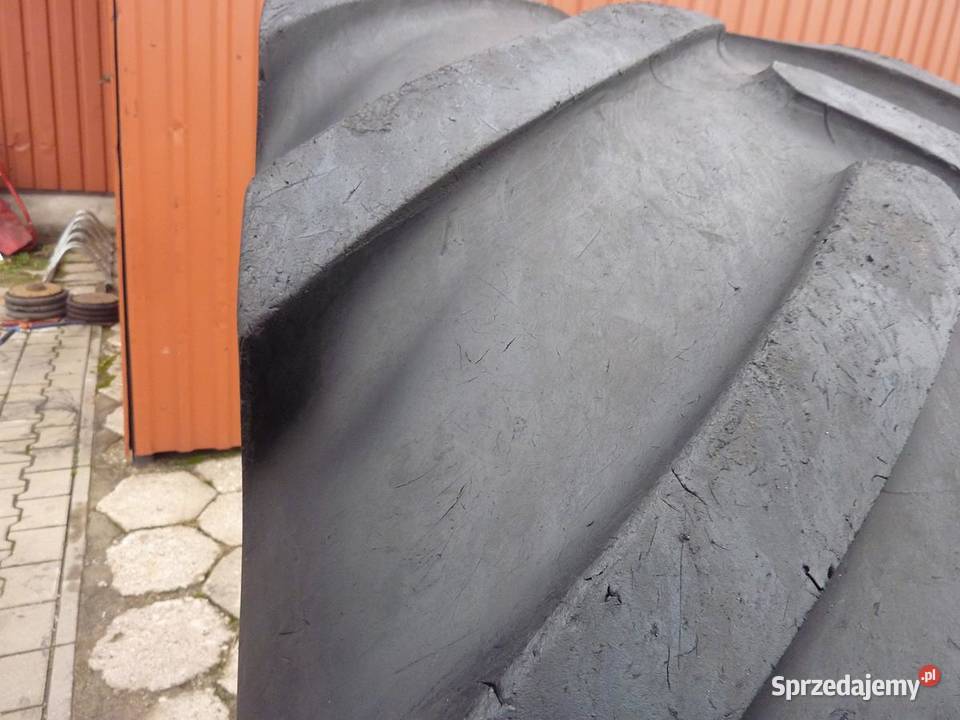 2x Opona używana rolnicza 60070R28 MICHELIN MACH Zaścianki