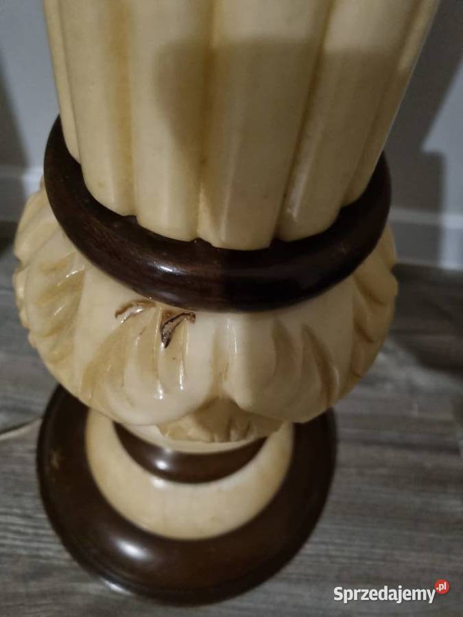 Lampa kolumna z alabastru Wola Podłężna
