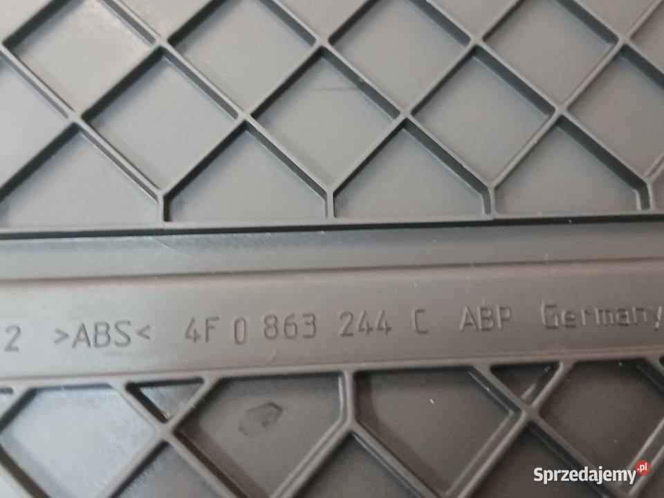 Tunel środkowy tył obudowa tunelu AUDI A6 C6 Rok produkcji 2005