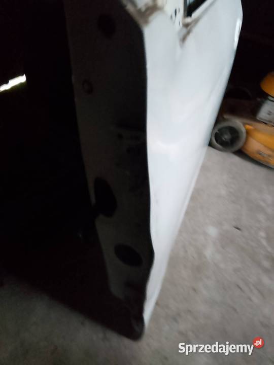 Drzwi lewy przódPeugeot 2008 świętokrzyskie