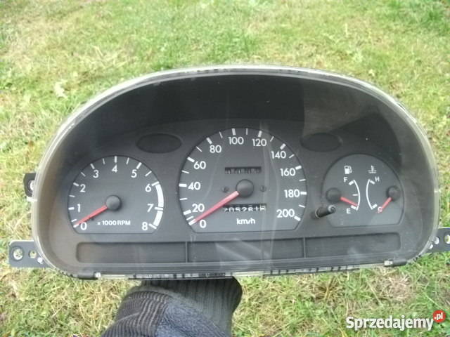 Licznikzegary Hyundai Accent 13 97r Wyposażenie wnętrza