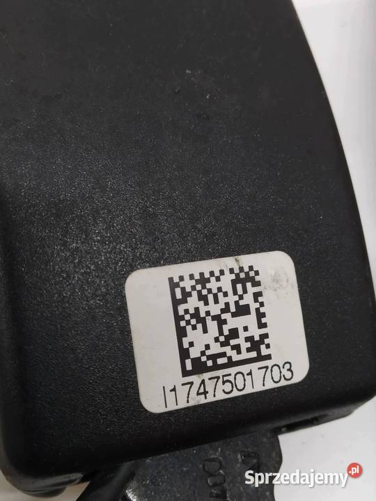 ZAPINKA PASA BEZPIECZEŃSTWA TYŁ KANAPY KOMPLET sprzedam