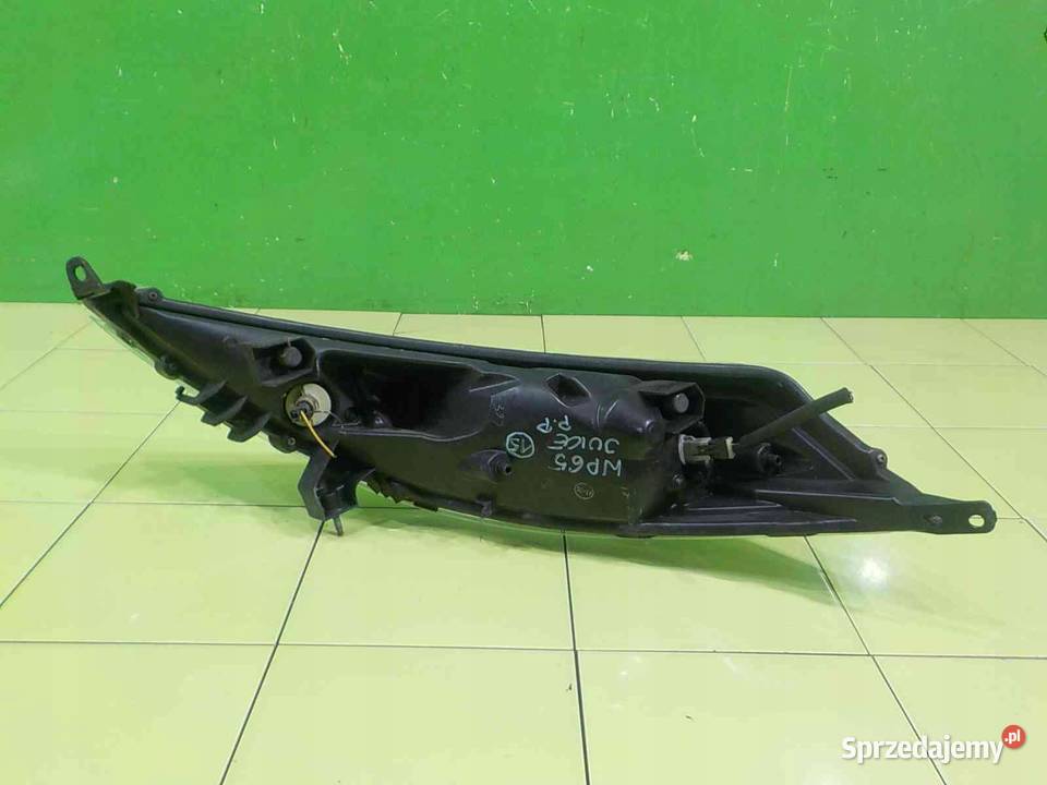 NISSAN JUKE F15 I 16 B AUT 12r lampa prawa przod Suków