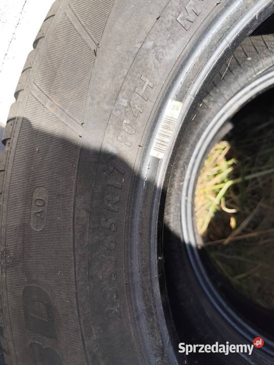 Opona Używana Zimowa 23545R17 Dunlop Sp Winter 17cale