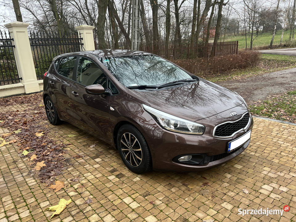Kia Ceed II 14 Benzyna LPG 100 HB Czekoladowy brązowy