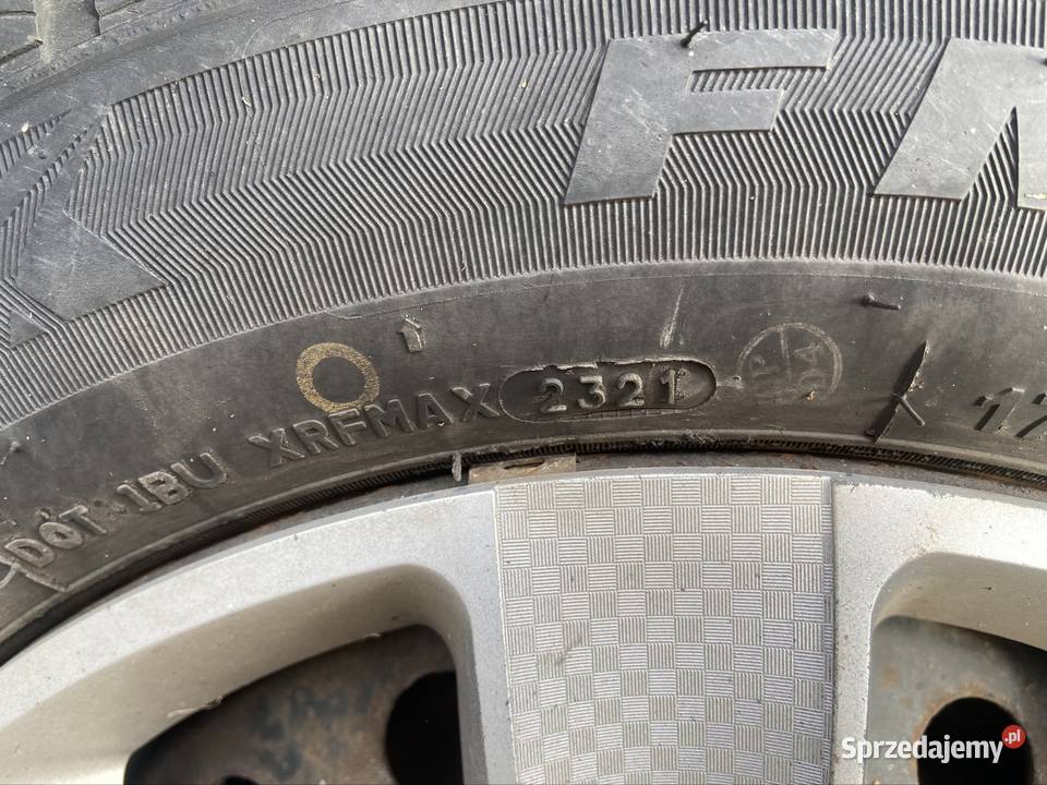 Opony zimowe 1756514 felgi stalowe 4x100 yaris Sandomierz