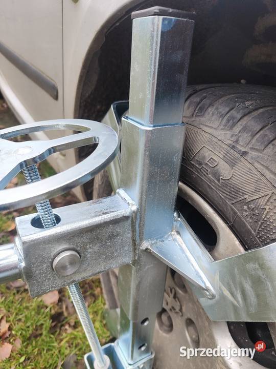 Szarpak sprawdzania luzów w zawieszeniu Skrzebowa