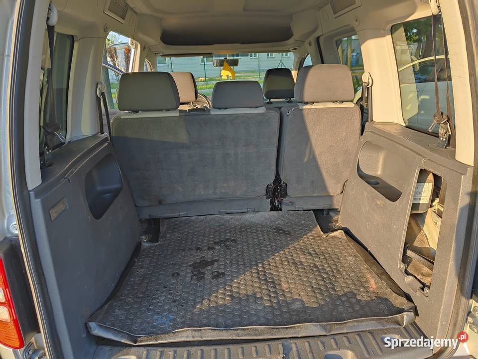 Syndyk sprzeda Volkswagen Caddy 16 TDI 2012r Rok produkcji 2012 Orońsko