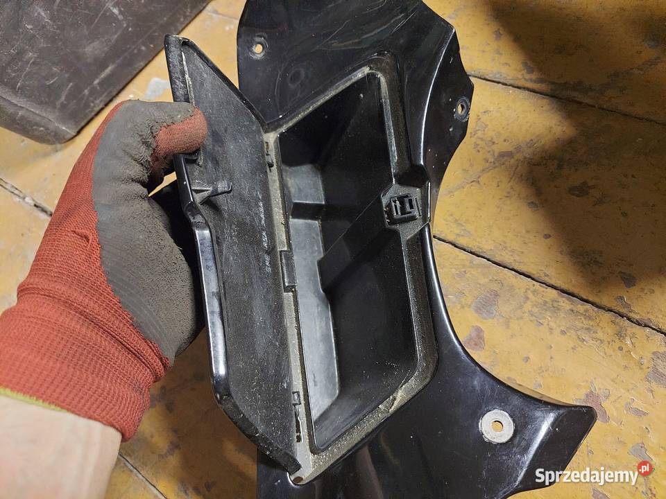 Suzuki RF 600 wypełnienie lewe licznika czaszy Jelenia Góra