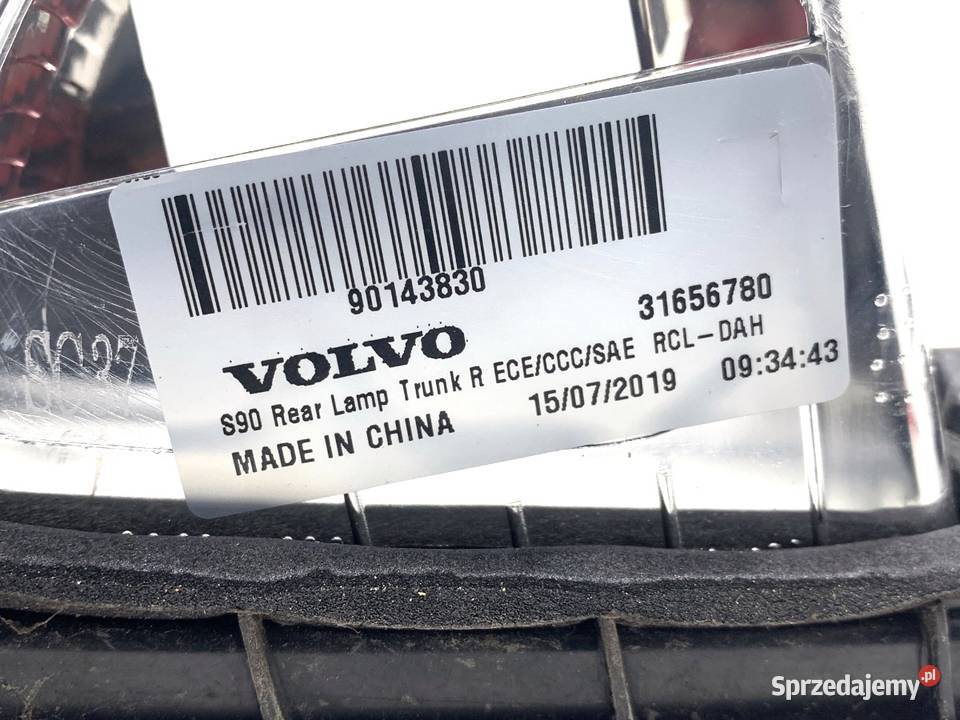 LAMPA TYŁ PRAWA WEWNĘTRZNA VOLVO S90 II 31656780