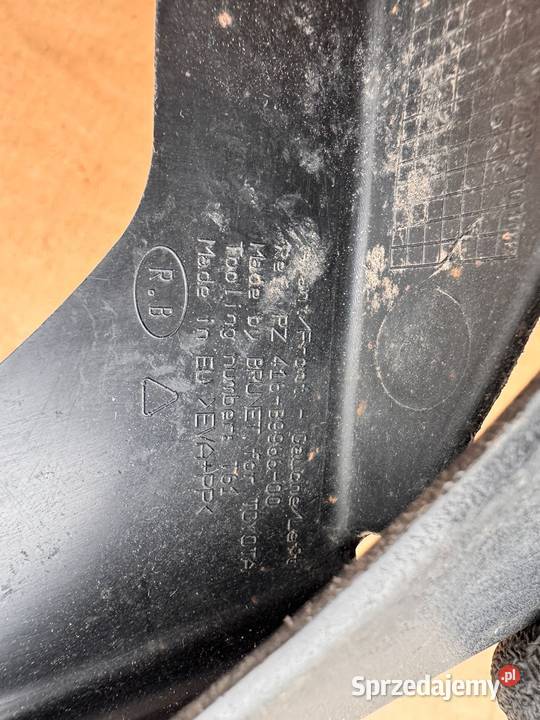 Chlapacze tył komplet prawy lewy Yaris III 1120 Brzesko