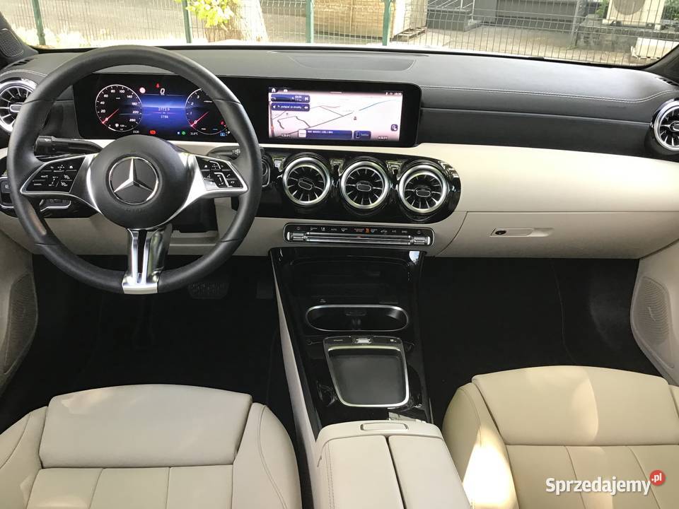 MERCEDESBENZ CLA 250 MILD HYBRID 238 światła LED Toruń sprzedam
