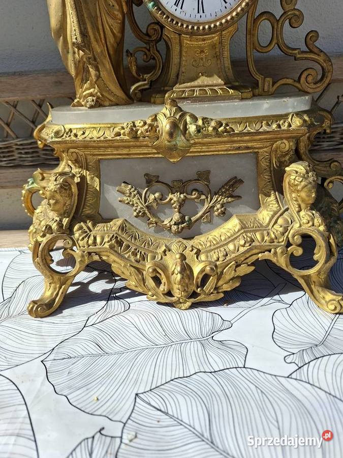 Kominkowy zegar francuski