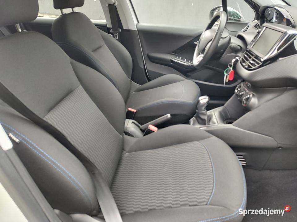 PEUGEOT 208 12 BENZYNA nieuszkodzony