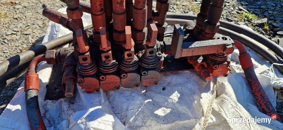 Części siłowniki wycinacz kiszonki Triolet koła uszkodzony Śliwnik