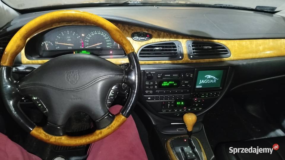 S type 40 V8 silnik szwajcarski zegarek Stargard