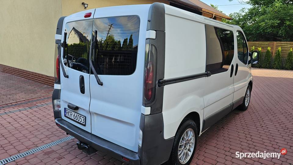 Opel Vivaro 6 os 19DTI 100 2003 Klima 6os Zarszyn