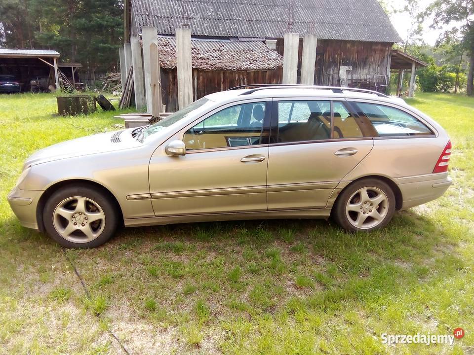 MercedesBenz C180 z 2004 roku automatyczna