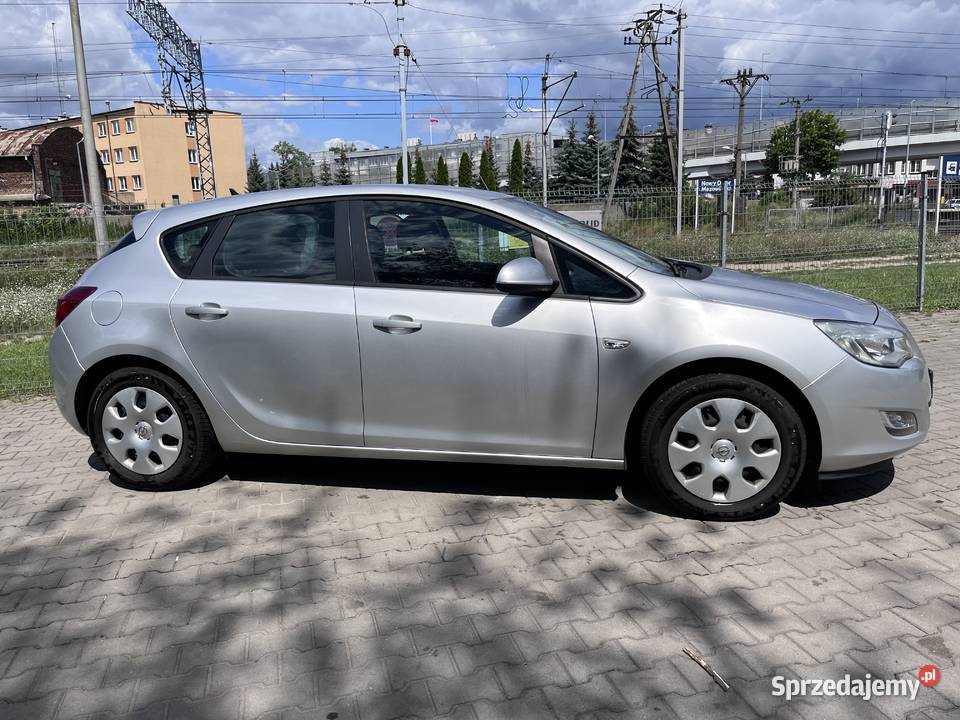 Opel Astra J 14T LPG STAG doinwestowany centralny zamek Nowy Dwór Mazowiecki