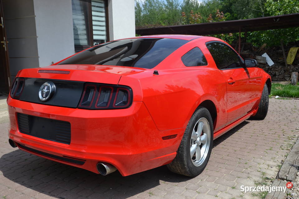 MANUAL Ford Mustang Coupe z 2014 z silnikiem 37 Rok produkcji 2014 Marynin