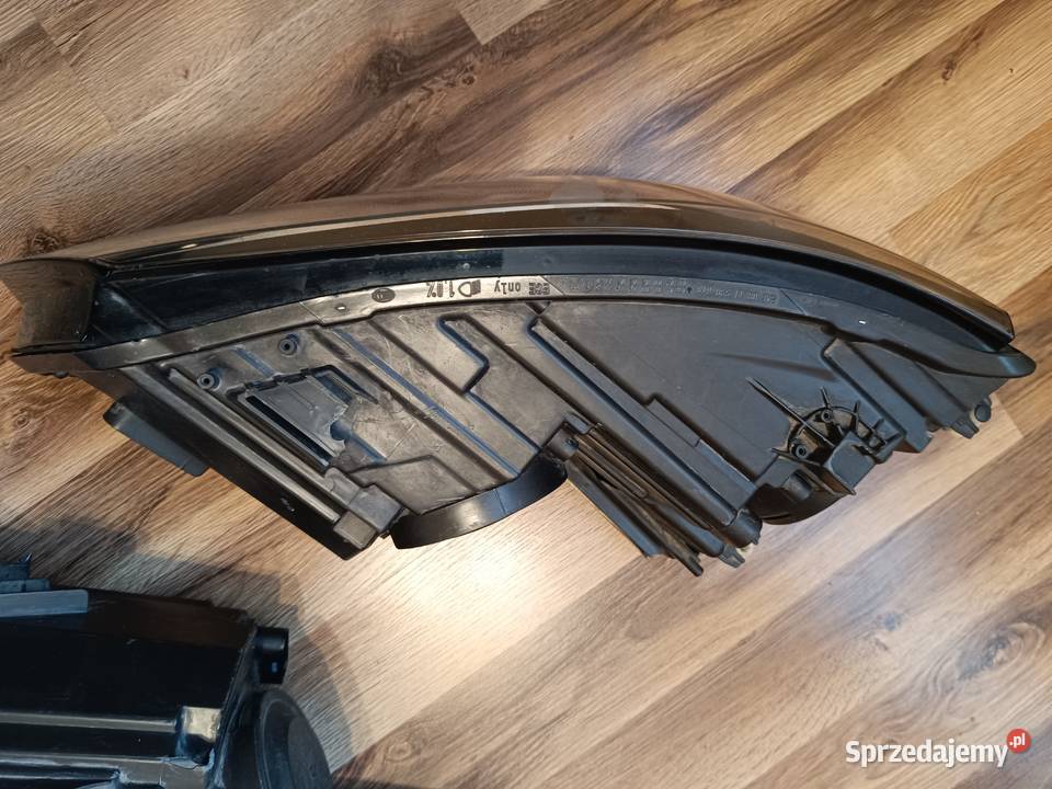 Reflektory przednie komplet Volkswagen Tiguan 20 osobowe Lampy przednie Mogilany sprzedam