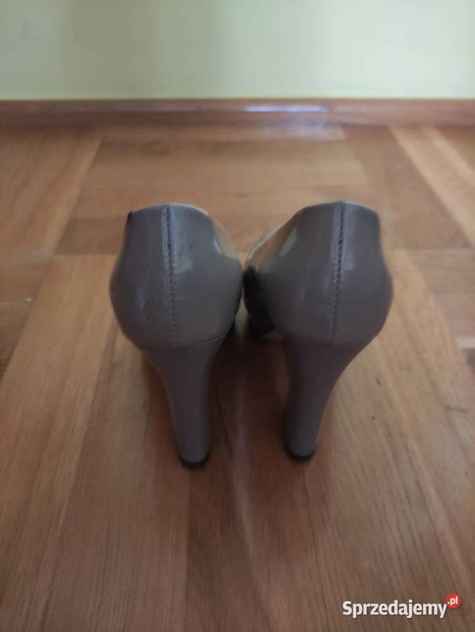 Sprzedam cieliste buty na koturnie Przasnysz sprzedam