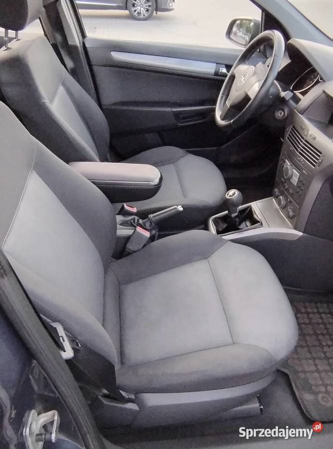 Opel Astra 2006 18 140 Oryginalny lakier Astra łódzkie Zduńska Wola
