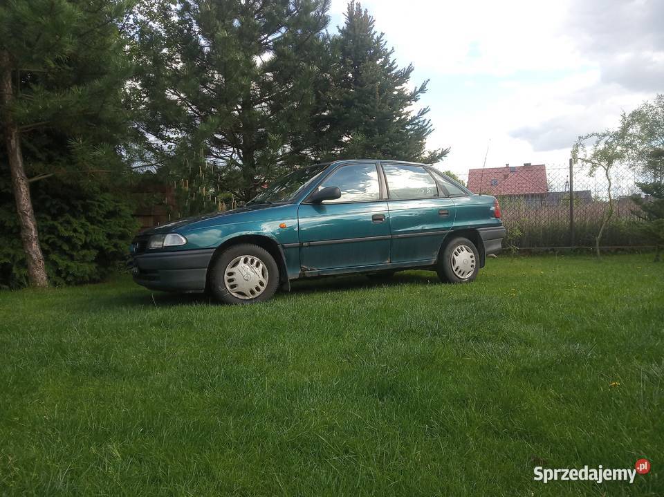 Opel Astra 14 82 1995 Kąty