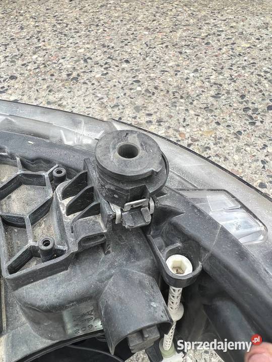 Przednia prawa lampa VW CRAFTER 2 II MAN TGE Poznań